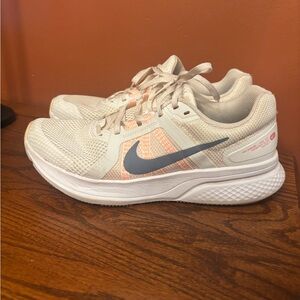 SOLD Nike Run Swift 2 Womens Size 9 White Athletic Running Shoes Gray Swoosh